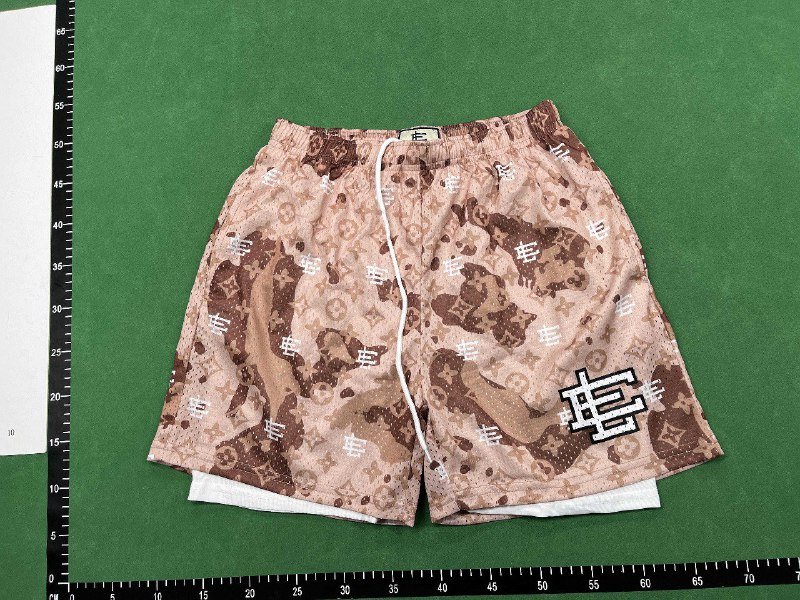 Amiri shorts    (40 CP)