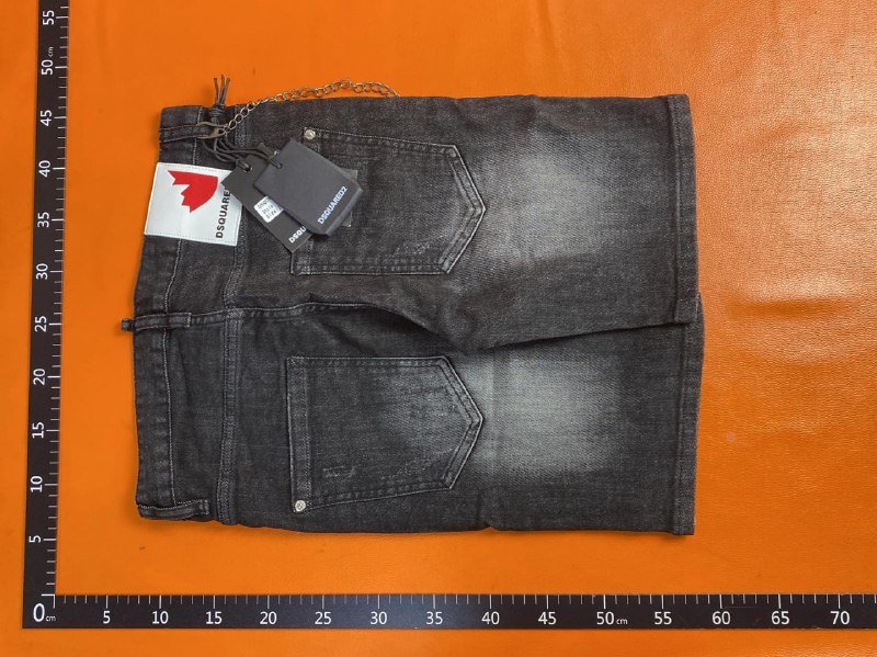 Dsquared2  shorts (40+)