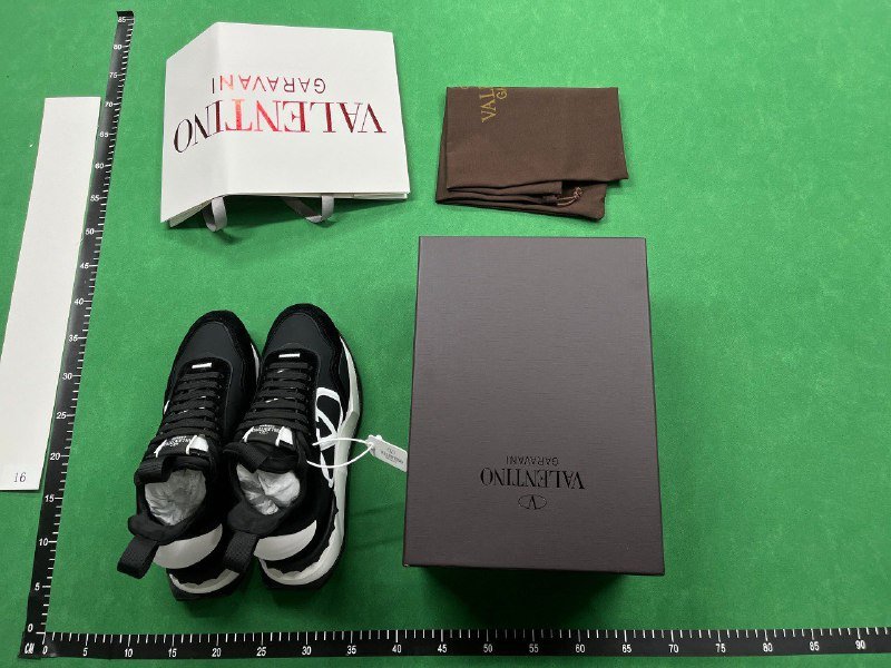 Valentino 999