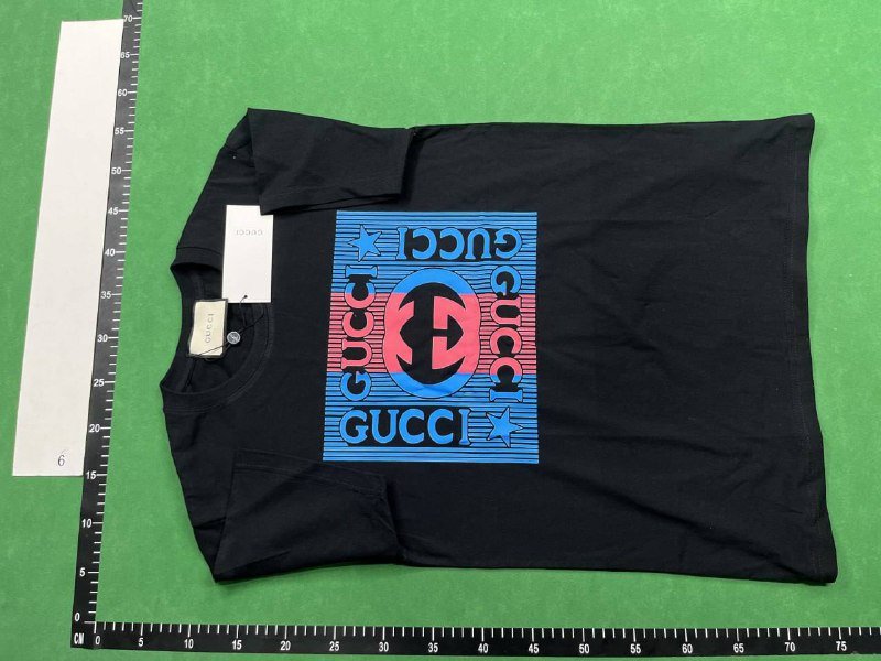 Gucci T-shirt   (37 CP)