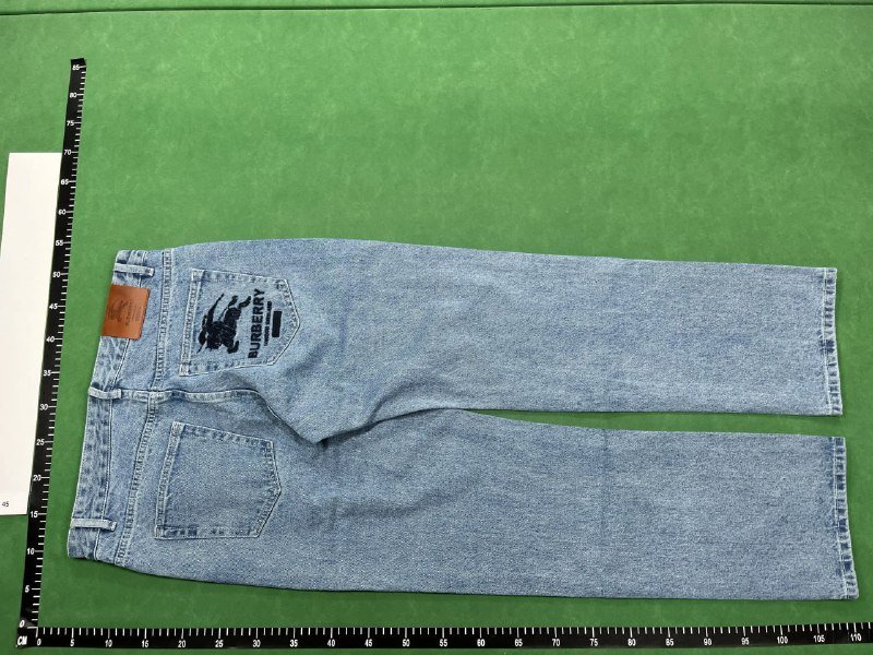 BURBERRY Jeans
