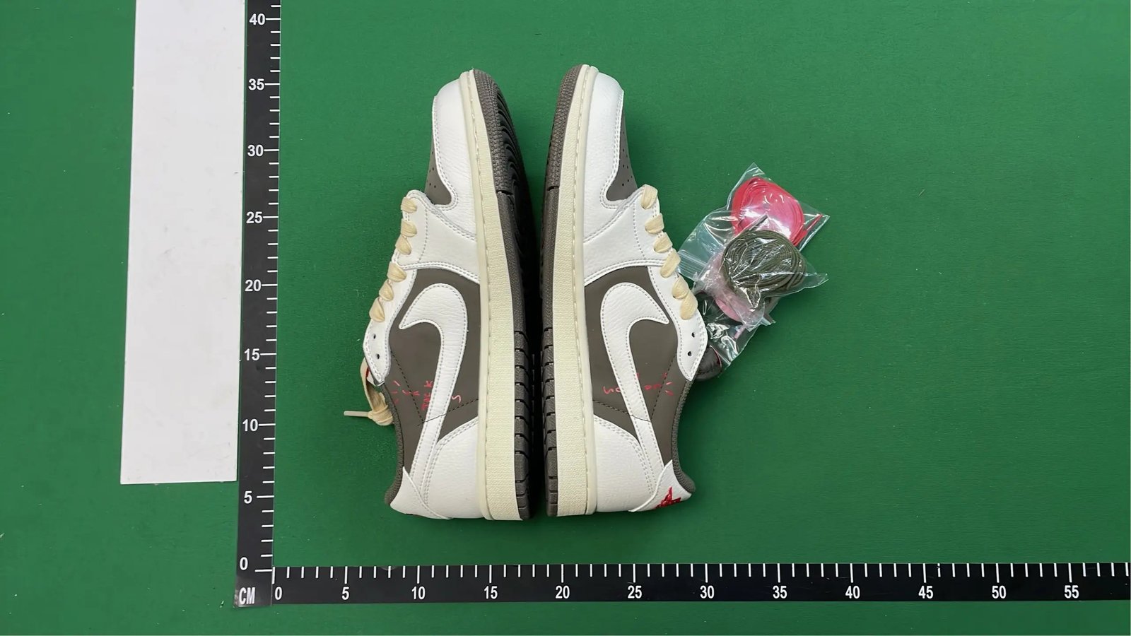 AJ1 X Travis Scott