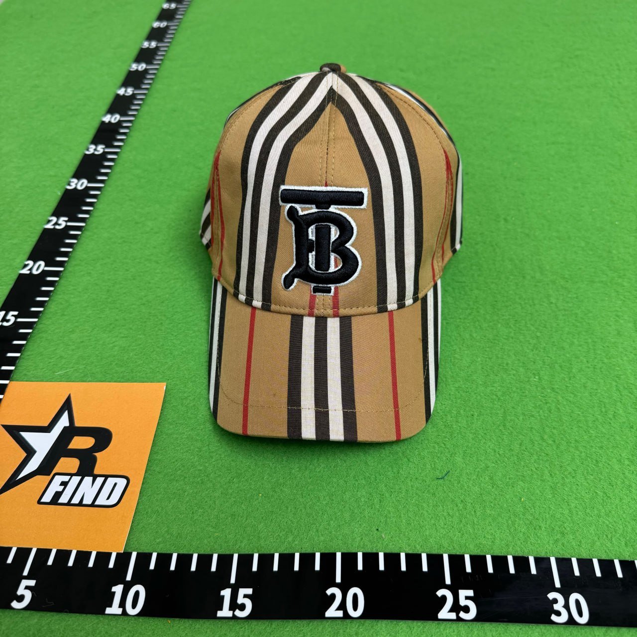 Burberry Gucci hat