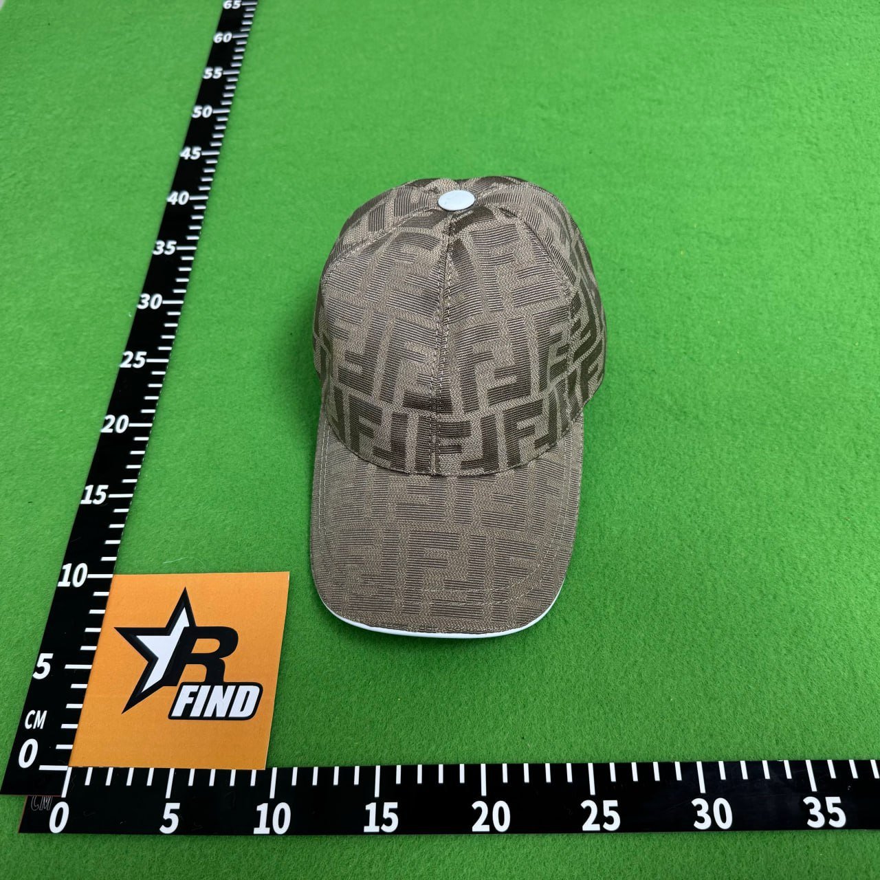 Burberry Gucci hat