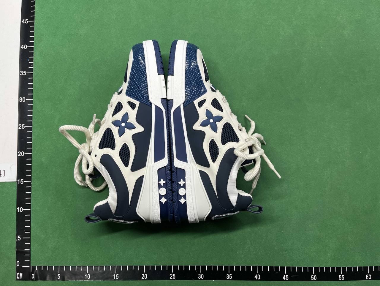 LV trainer skate