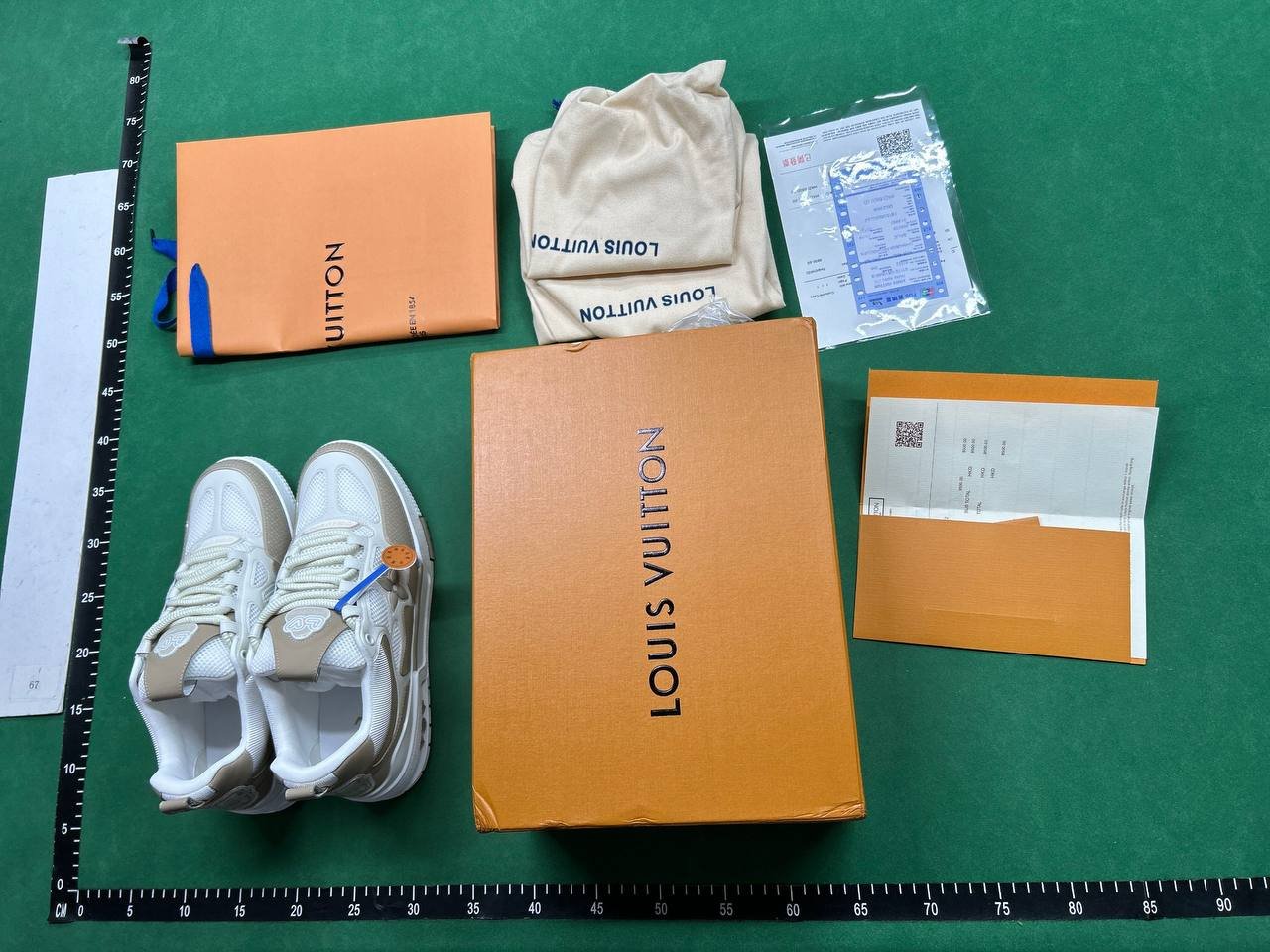 LV SHOES (40 style)
