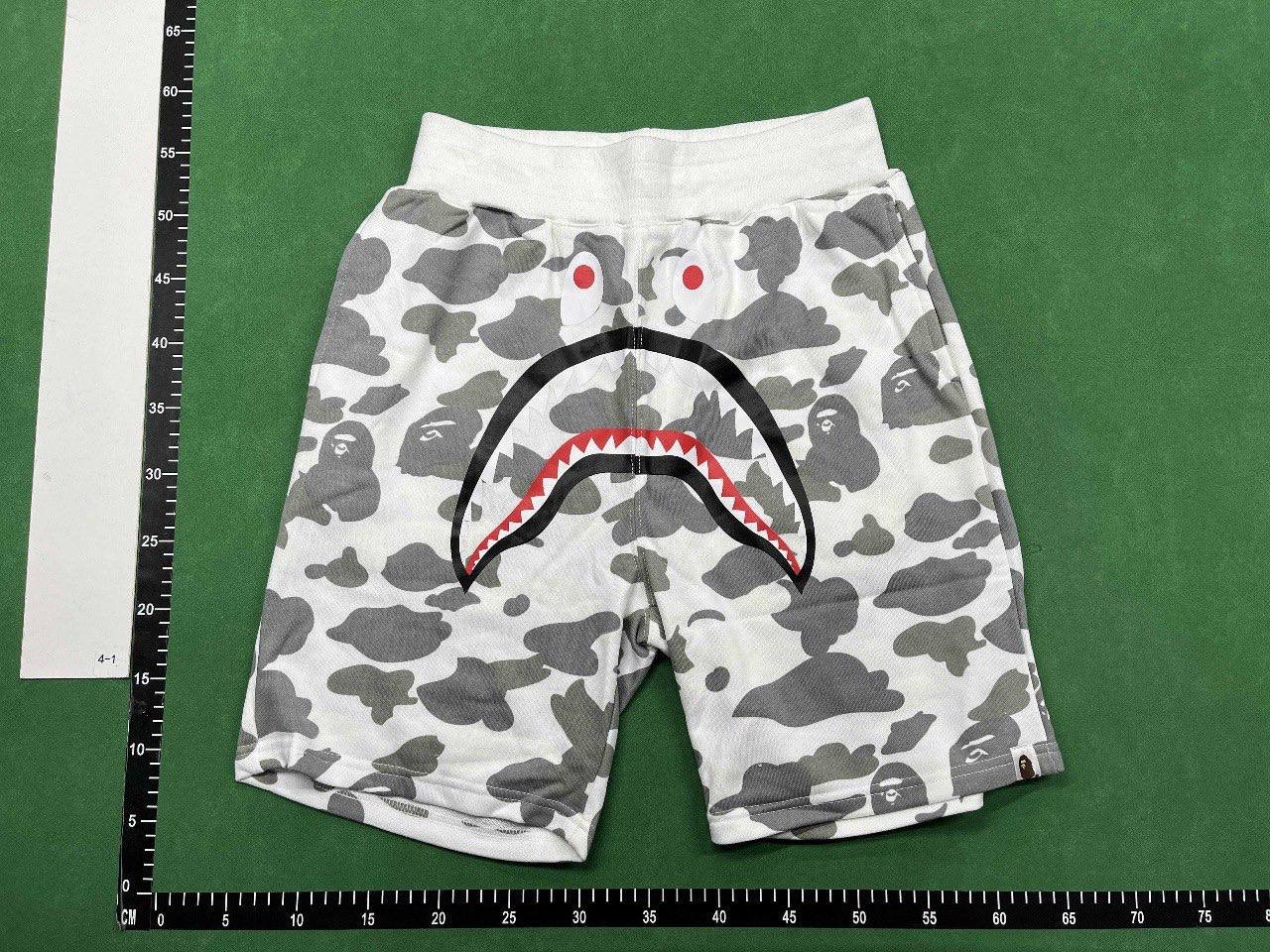 BATHING APE Camo Shark Sweat Shorts（40 style