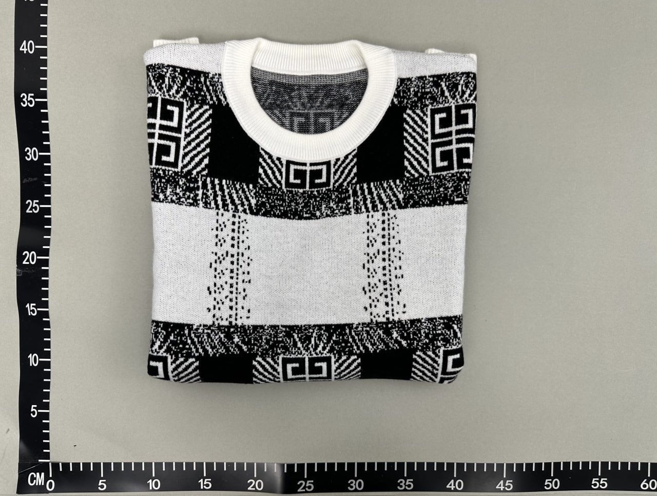 Fendi FF Logo Sweater / Fendi Roma Sweater / Houndstooth Pattern Sweater [4 styles]