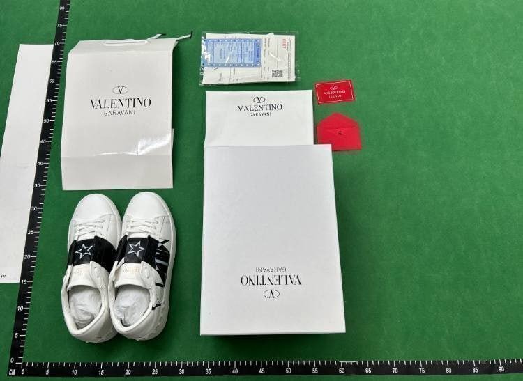 Valentino Rockstud Sneakers