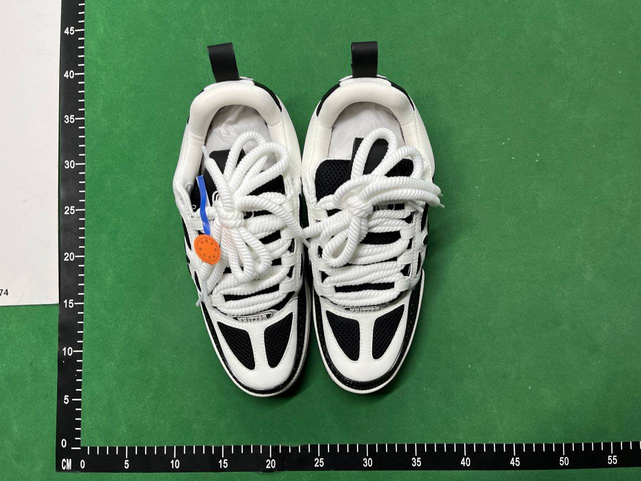 Louis Vuitton B22 Sneakers