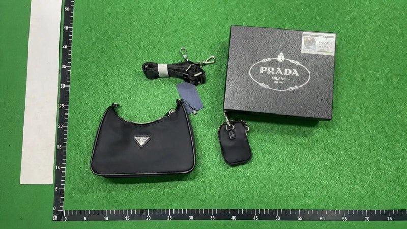 Prada Re-Edition 2000 / Cahier / Sidonie / Tote / Shoulder Bags [37+ Models]