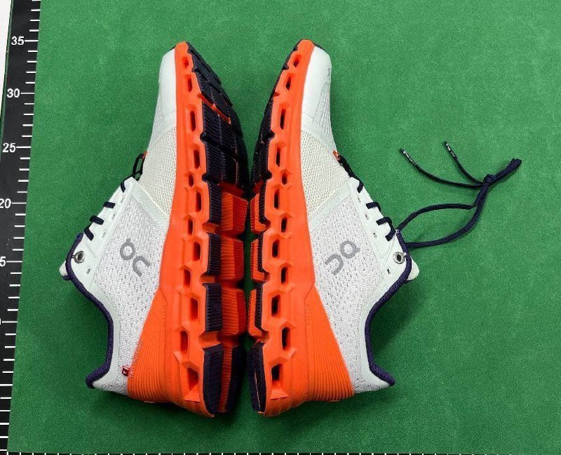 On Clouds Sneakers