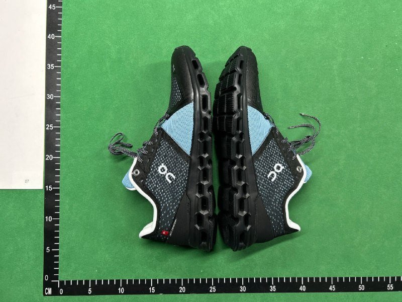 On Clouds Sneakers
