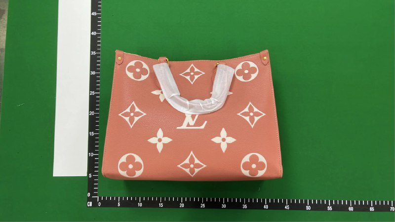 Louis Vuitton Monogram Handbag Shoulder Bag [1 style]