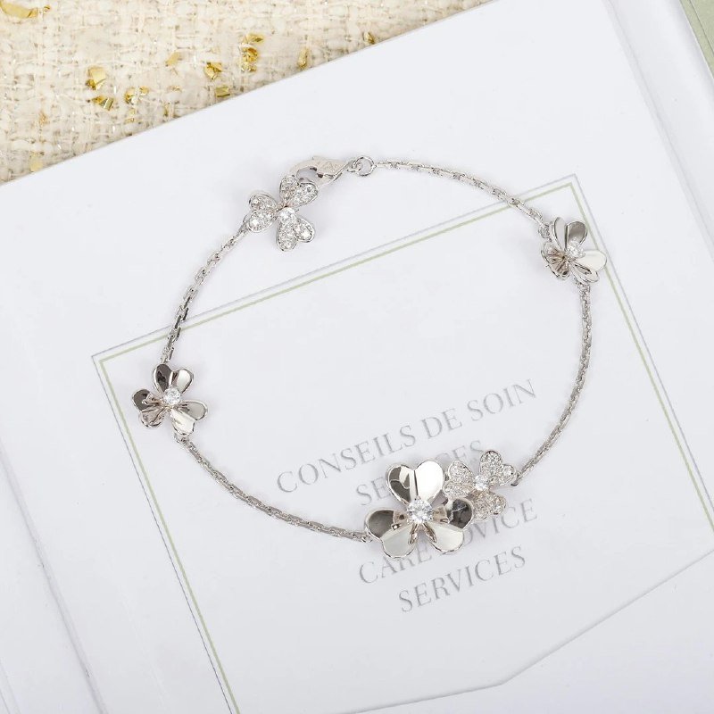 Van Cleef & Arpels Alhambra & Butterfly Bracelet Earrings [40 styles]