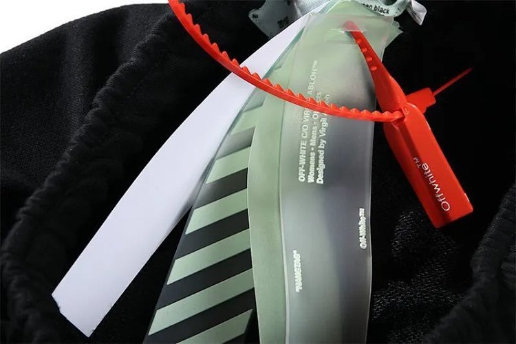 Off-White Diagonal Stripes Shorts [11 styles]