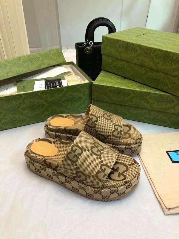 Gucci GG Supreme Slippers [37 styles]