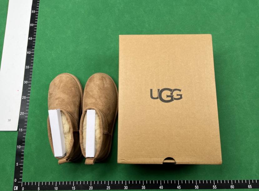 UGG Tazz boots shoes