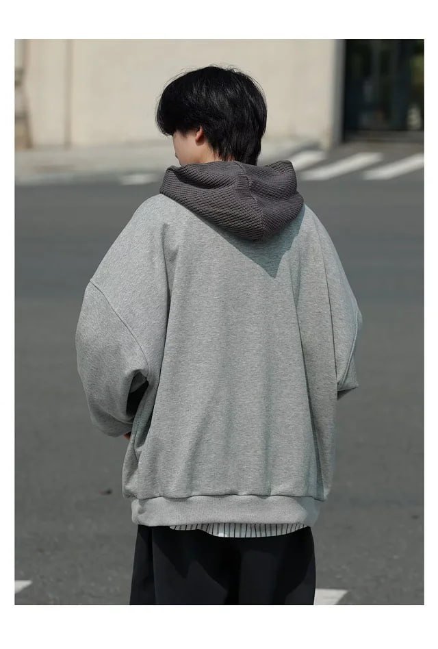 Unbranded Hooded Sweatshirt [1 style]