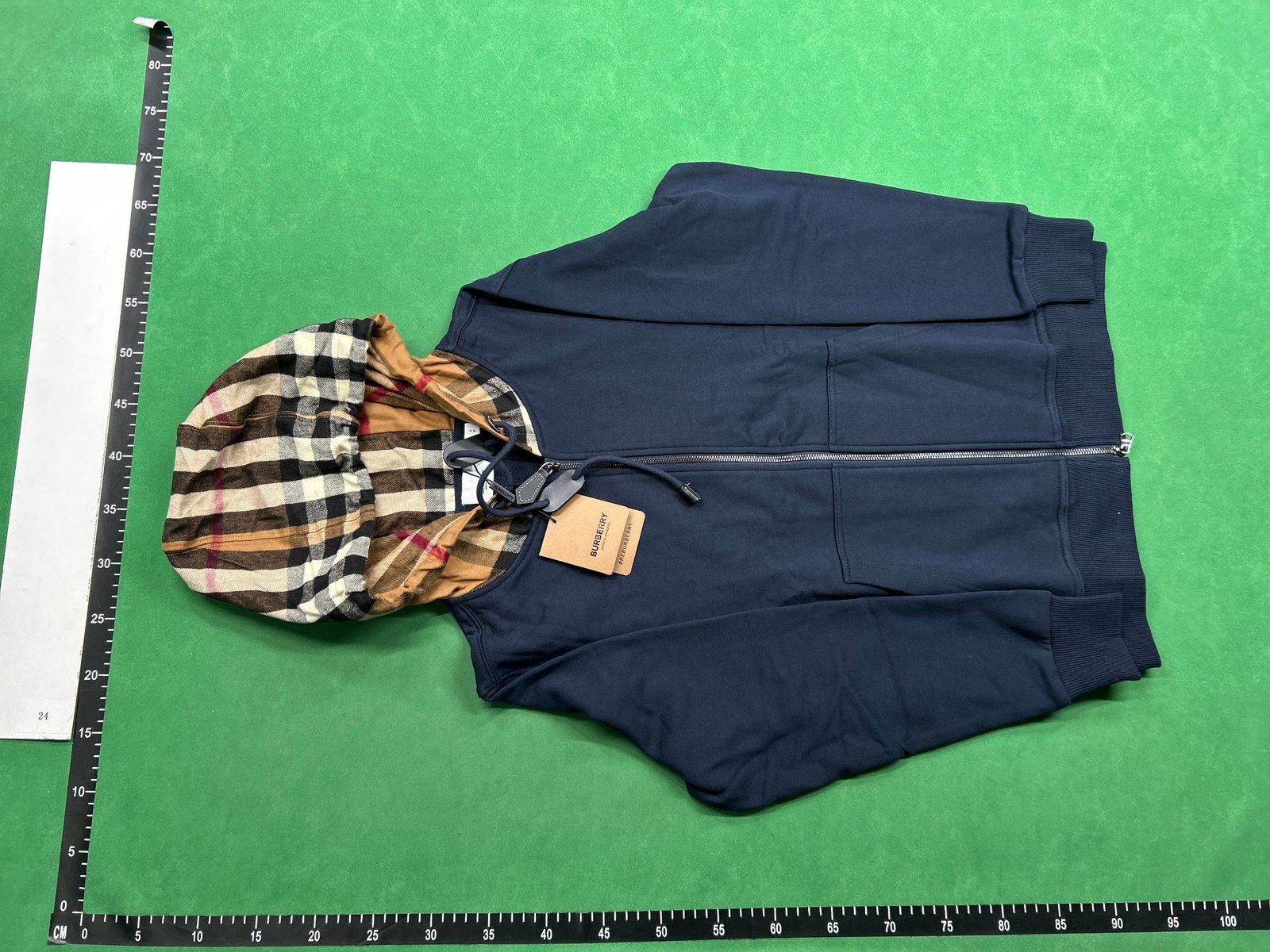 Burberry Hoodies & Sweatshirts [1 style]