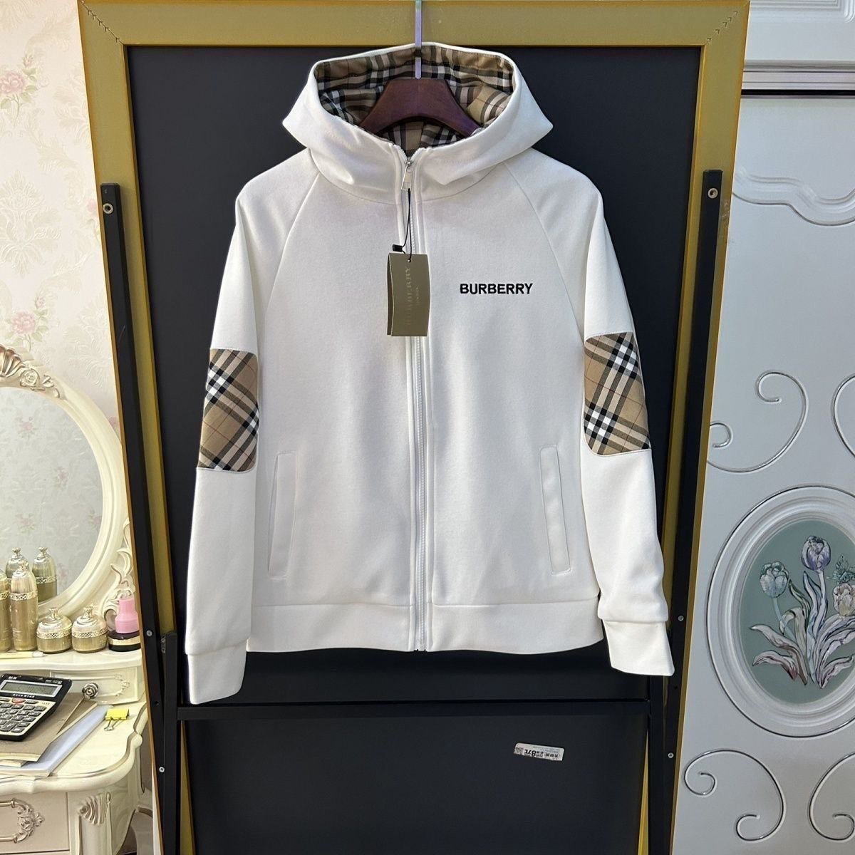 Burberry Check & Graphic Hoodies/Sweaters [40 styles]