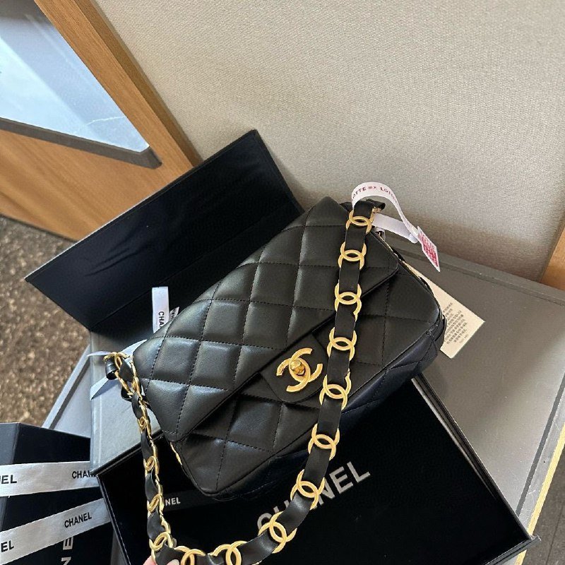 Chanel Classic Flap Bag [2 styles]