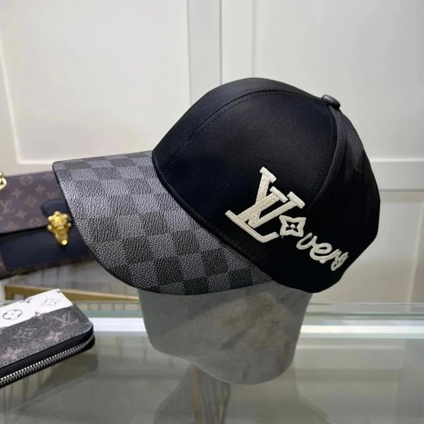 Louis Vuitton Monogram Beanie [40 styles]