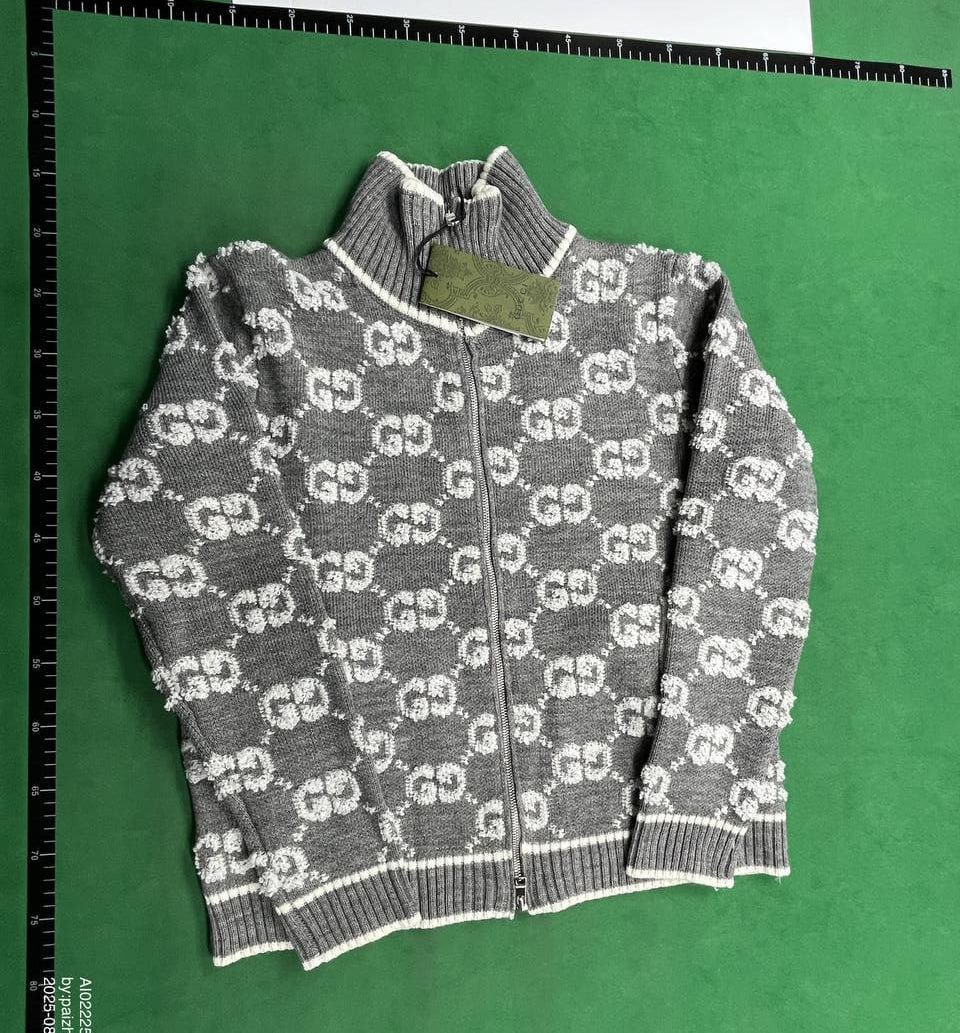 Gucci GG Supreme Knitted Sweater [40 styles]
