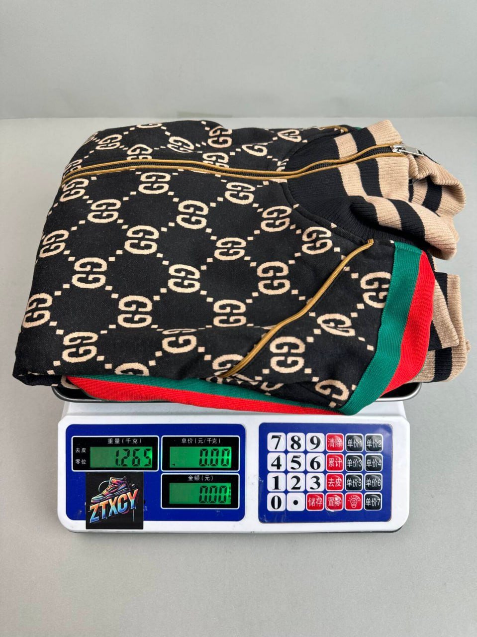 GUCCI GG Supreme Tracksuit [28 styles]