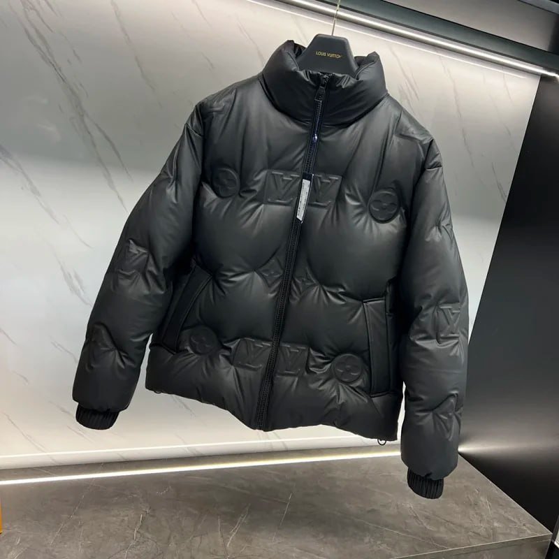 Louis Vuitton Monogram Down Jacket / Dior Oblique Puffer Vest / Ralph Lauren Black Quilted Jacket [27 styles]