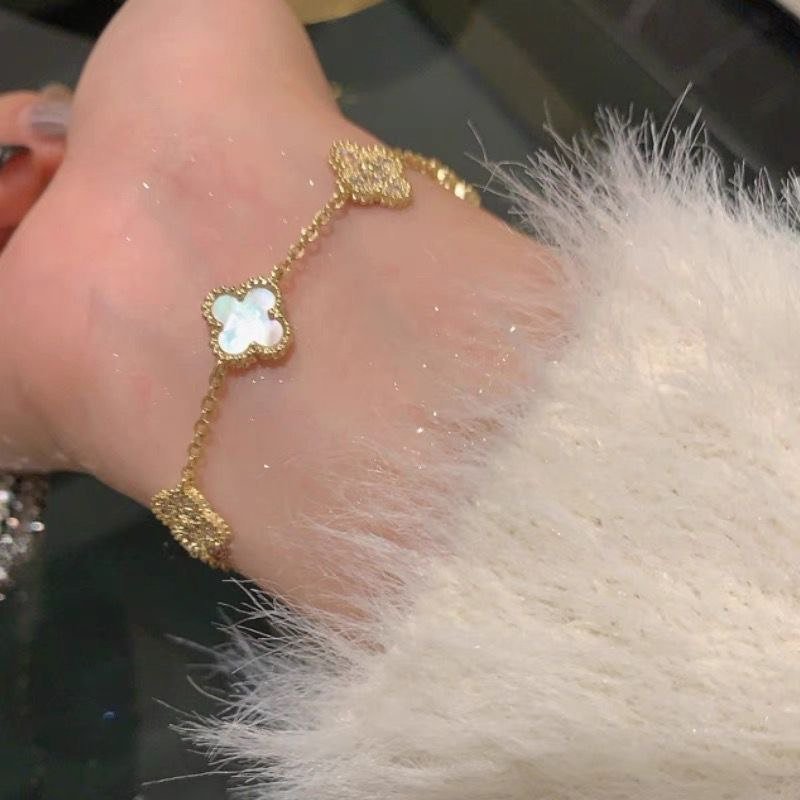 Van Cleef & Arpels Alhambra Bracelet [40 styles]