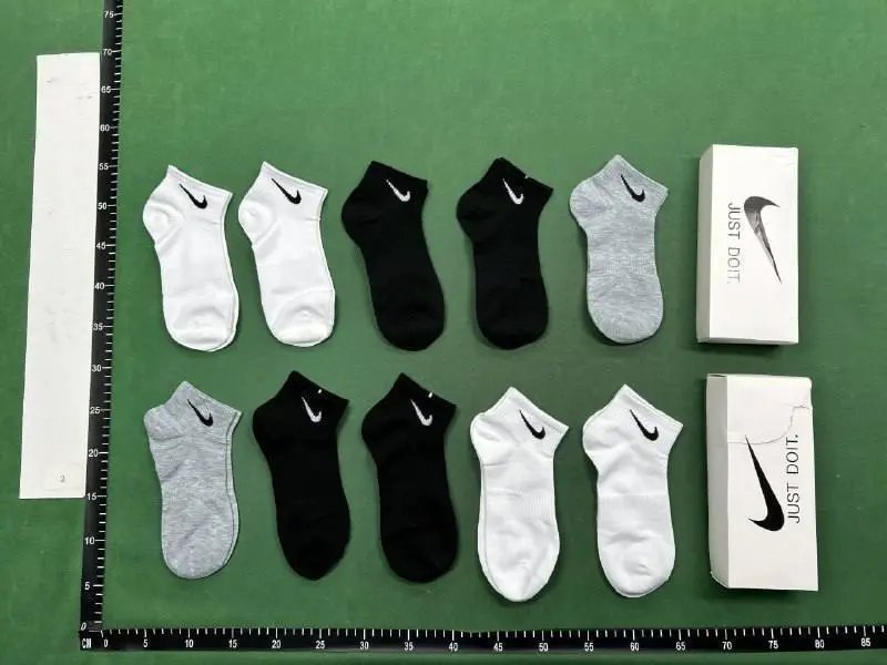 Nike Everyday Lightweight No-Show Socks [20 styles]