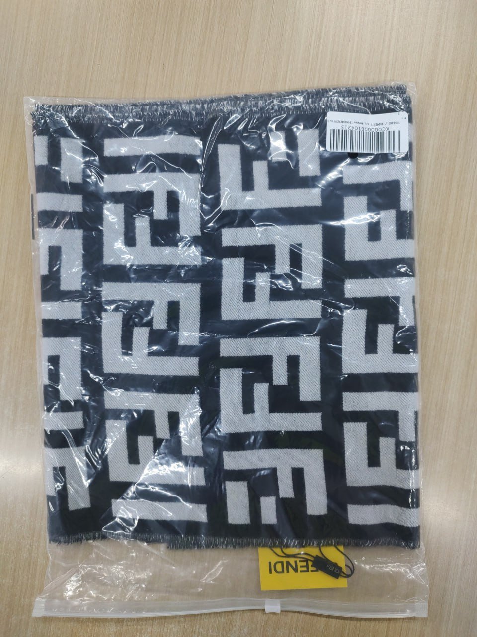 Fendi FF Logo Scarf [10 styles]